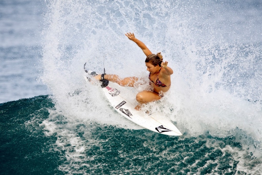 Women surfers